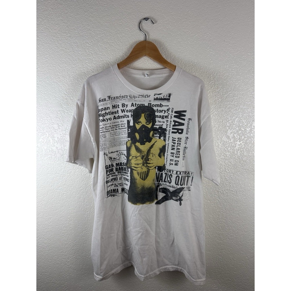 Vintage War-Themed Newspaper Graphic Tee – Size Large – Atomic Bomb Print